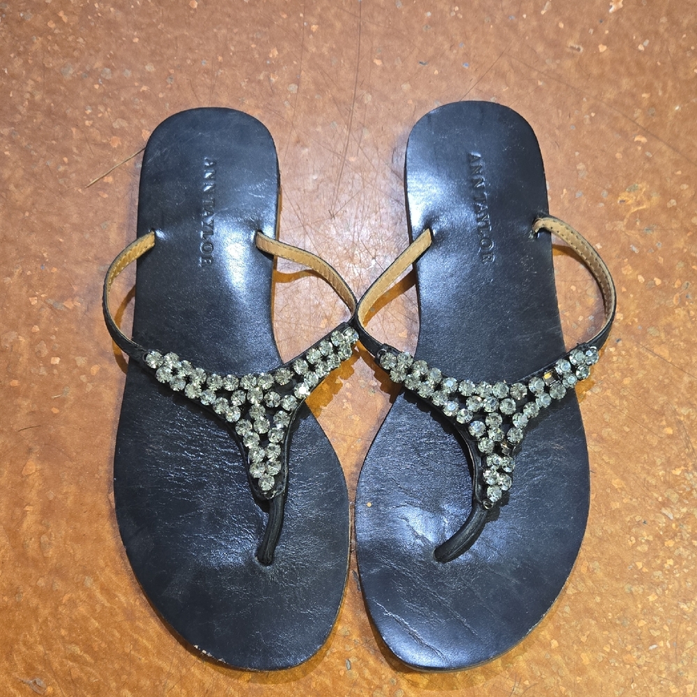 Elegant Black and Gold Sandals Size 5